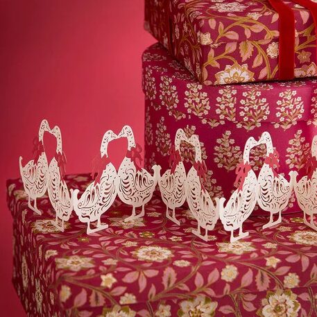 Faltbare Tischgirlande aus Gänsen mit Schal von Bungalow